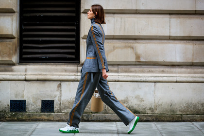 blazer, diadora, graphic jacket, graphic pants, green sneakers, grey jacket, grey pants, grey suit, leather shoes, printed jacket, printed pants, trousers, victoria sekrier, street style, jonathan paciullo, FW, frenchystyle, fashion week, LFW, LONDON, AUTUMN WINTER 2019-2020, AW 19-20, FW 19-20, FALL WINTER 2019-2020, horizontal, atmosphere details, full length
