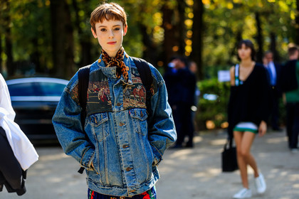 animal print, atmosphere details, blue denim, brown scarf, denim jacket, detail, embroidered jacket, fashion week, floral, flowers, frenchystyle, FW, graphic jacket, horizontal, jonathan paciullo, leopard print, PARIS, PFW, printed jacket, printed scarf, short hair, SPRING SUMMER 2018, SS 18, street style, model