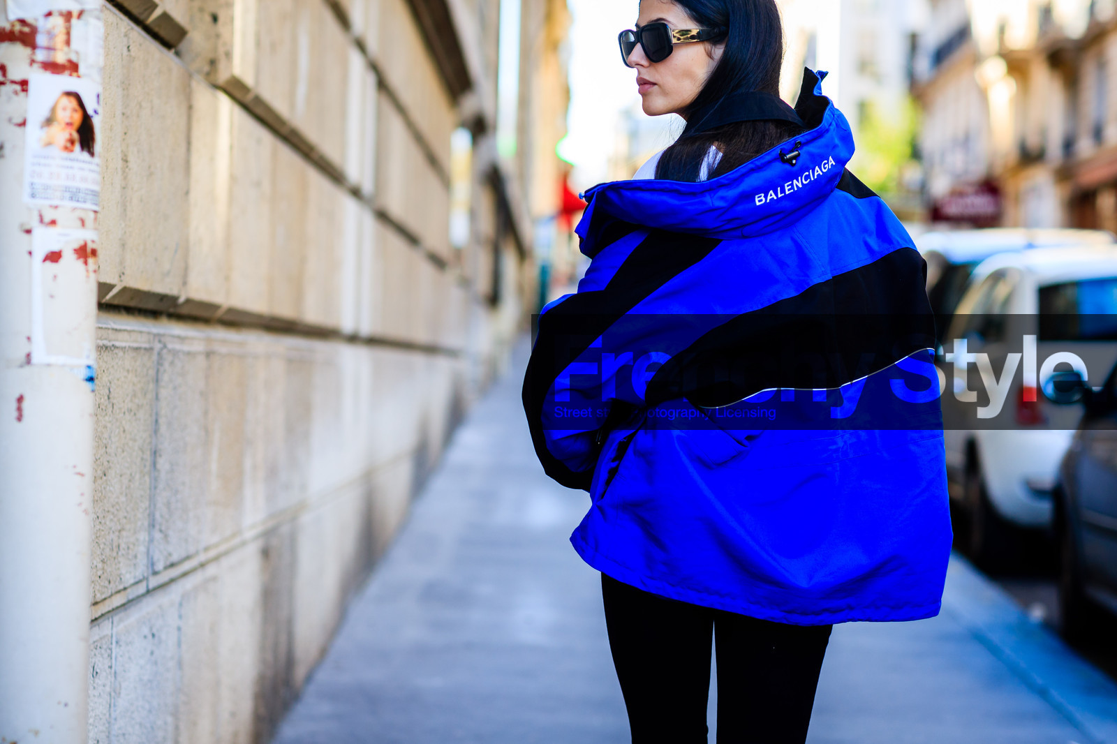 atmosphere details, back detail, balenciaga, black denim, blue jacket, denim pants, detail, fashion week, frenchystyle, FW, gilda ambrosio, horizontal, jeans, jonathan paciullo, PARIS, PFW, rain coat, rain jacket, raincoat, SPRING SUMMER 2017, SS 17, street style, sunglasses, trousers