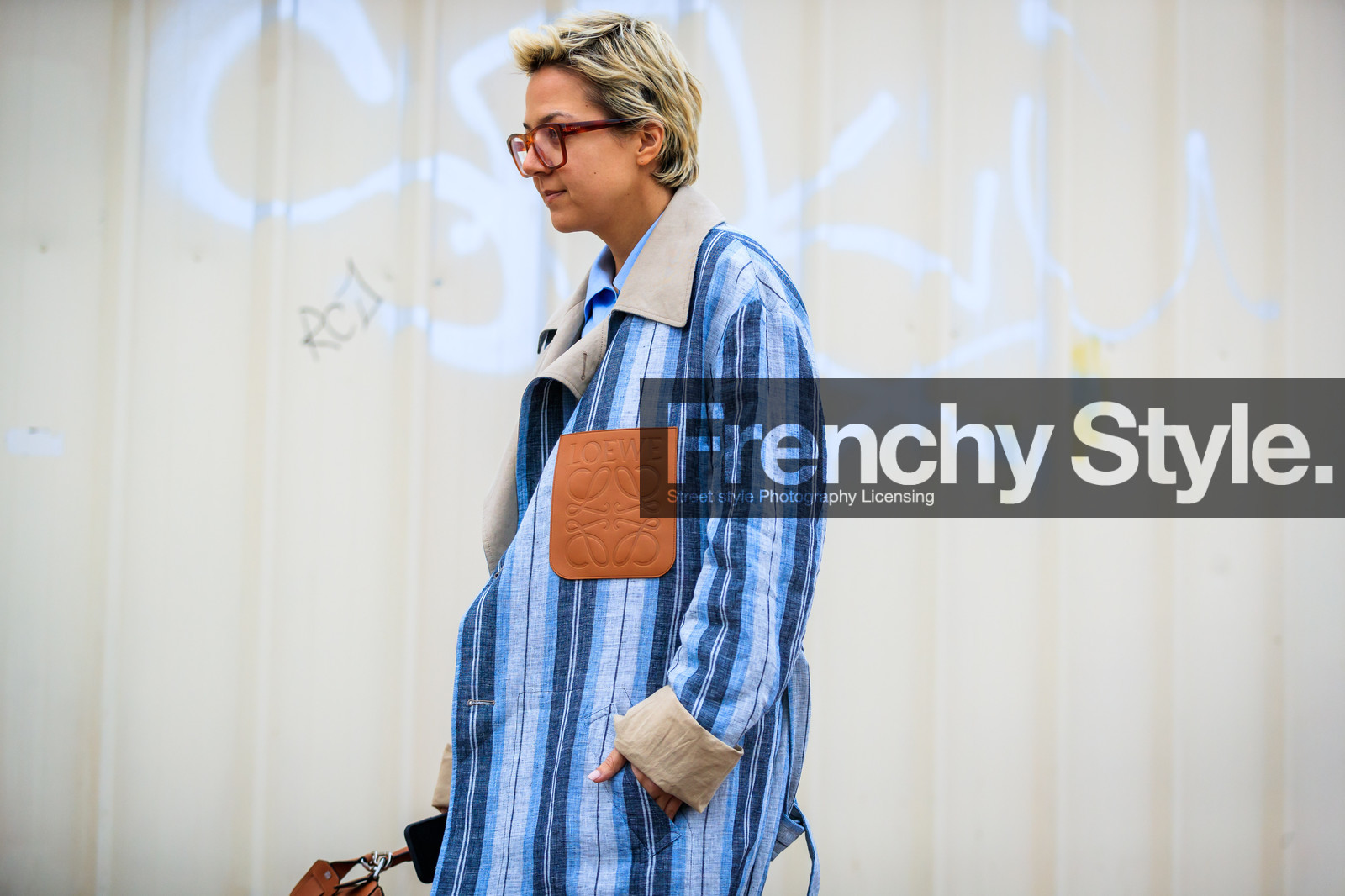 atmosphere details, AUTUMN WINTER 2017-2018, AW 17-18, blue coat, detail, FALL WINTER 2017-2018, fashion week, frenchystyle, FW, FW 17-18, geometric, graphic jacket, horizontal, jonathan paciullo, loewe, PARIS, PFW, printed jacket, street style, striped coat