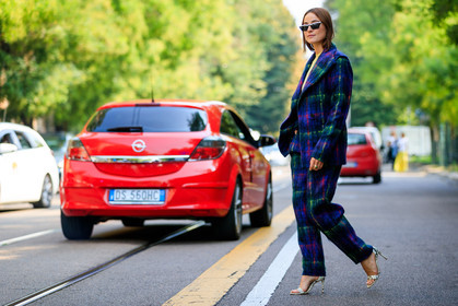 blazer, blue jacket, blue pants, blue suit, checked, checked suit, graphic jacket, graphic pants, graphic suit, high heels, leather shoes, lena lademann, plaid, printed jacket, printed pants, printed suit, sunglasses, trousers, yellow sweater, street style, jonathan paciullo, FW, frenchystyle, fashion week, MFW, MILAN, SPRING SUMMER 2019, SS 19, atmosphere details, horizontal, full length