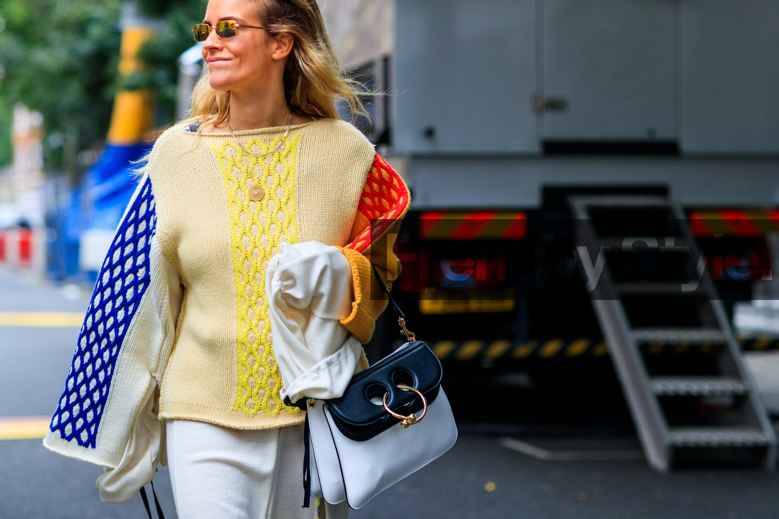 atmosphere details, beige sweater, black and white bag, checked sweater, detail, fashion week, frenchystyle, FW, graphic sweater, horizontal, jonathan paciullo, jw anderson, leather bag, LFW, LONDON, multicolor sweater, plaid, printed sweater, SPRING SUMMER 2018, SS 18, street style, white skirt