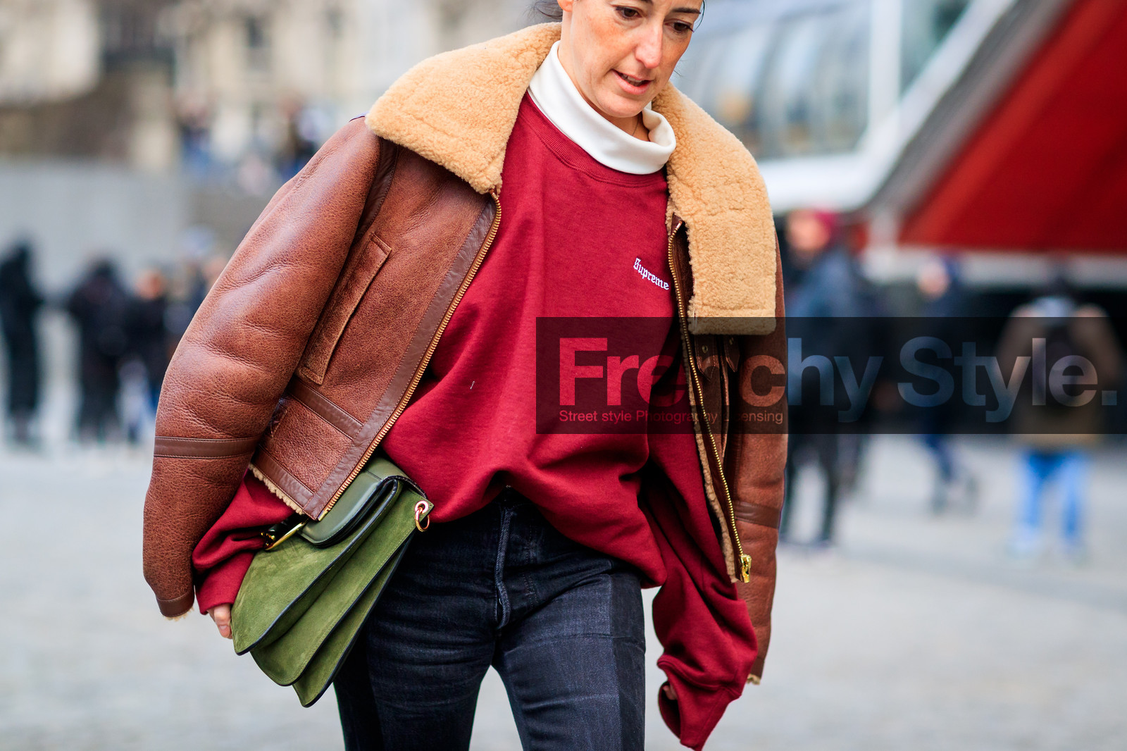 black denim, chloe, chloe handbag, denim pants, fur collar, green bag, jeans, leather bag, leather jacket, over the shoulder, red jacket, red sweater, shearling, suede bag, trousers, vêtements, fashion week, frenchystyle, FW, jonathan paciullo, street style, PFW, PARIS, SPRING SUMMER 2017, SS 17, HAUTE COUTURE, atmosphere details, detail, horizontal