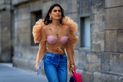 blue denim, denim pants, earrings, jeans, leather bag, levis, maison martin margiela, necklace, nude top, pink bag, ruffles, see through, trousers, tulle, PFW, fashion week, frenchystyle, FW, jonathan paciullo, street style, PARIS, horizontal, atmosphere details, detail, AUTUMN WINTER 2018-2019, FALL WINTER 2018-2019, FW 18-19