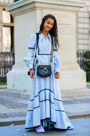 blue dress, braids, chloé, graphic dress, green bag, leather bag, leather shoes, printed dress, white sneakers, fashion week, frenchystyle, FW, jonathan paciullo, street style, LFW, LONDON, SPRING SUMMER 2019, SS 19, vertical, full length