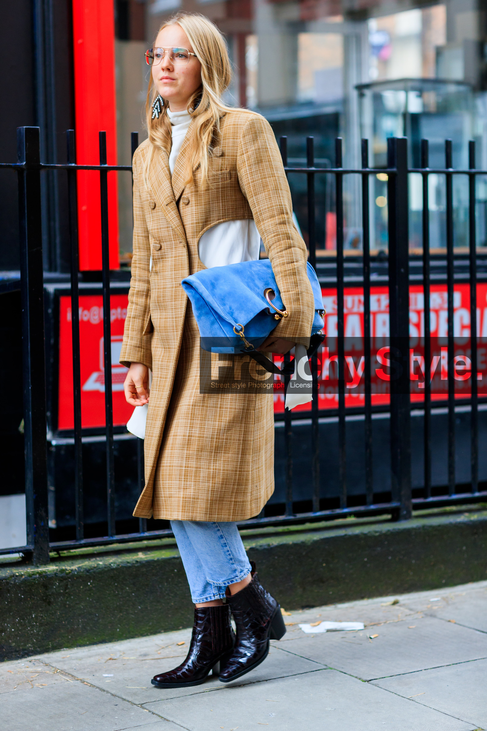 alexandra carl, beige coat, black shoes, blue bag, blue denim, checked jacket, denim pants, fashion week, frenchystyle, full length, FW, graphic jacket, jeans, jonathan paciullo, jw anderson, leather bag, leather shoes, LFW, LONDON, open work, plaid, printed jacket, SPRING SUMMER 2018, SS 18, street style, suede bag, trousers, vertical, white top