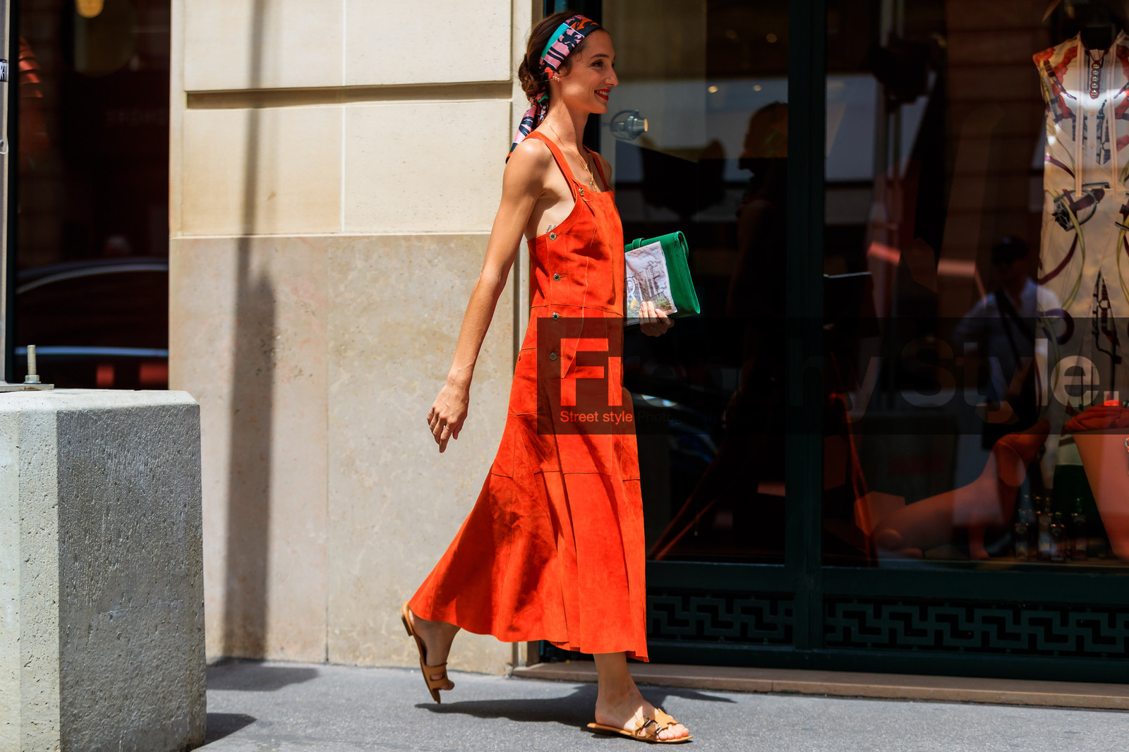 camel sandals, headband, leather bag, leather shoes, red dress, fashion week, frenchystyle, FW, jonathan paciullo, street style, PFW, PARIS, atmosphere details, horizontal, full length, AUTUMN WINTER 2018-2019, FALL WINTER 2018-2019, FW 18-19