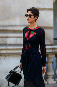 yasmin sewell, black dress, jacquard top, green top, pink top, openwork dress, knot details, knoted dress, mid long dress, long sleeves dress, black leather bag, hand bag, fashion week, frenchystyle, FW, jonathan paciullo, street style, vertical, detail, atmosphere details