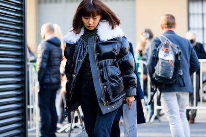 atmosphere details, AUTUMN WINTER 2017-2018, AW 17-18, black denim, black jacket, denim pants, detail, down jacket, FALL WINTER 2017-2018, fashion week, frenchystyle, fur collar, FW, FW 17-18, horizontal, jeans, jonathan paciullo, MFW, MILAN, street style, trousers, white collar
