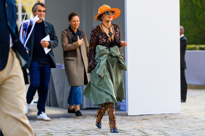 atmosphere details, catherine baba, detail, fashion week, floral, flower, frenchystyle, FW, graphic shirt, green skirt, high boots, high heels, horizontal, jonathan paciullo, leather shoes, multicolor shoes, necklace, orange hat, PARIS, PFW, printed shirt, printed shoes, SPRING SUMMER 2018, SS 18, street style, sunglasses