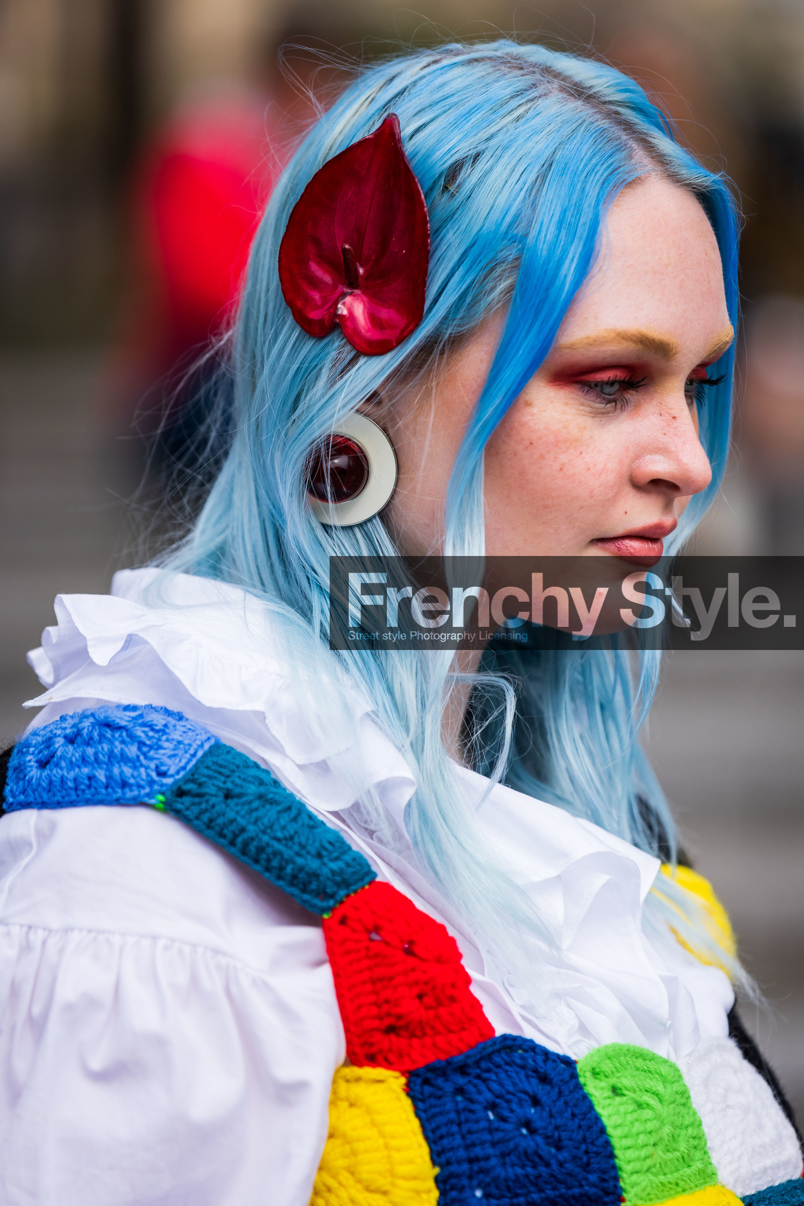 blue hairstyle, detail, earrings, eyeshadow, flower, hairstyle, Kristen Bateman, makeup, fashion week, frenchystyle, FW, jonathan paciullo, street style, PFW, PARIS, SPRING SUMMER 2022, SS 22, vertical, atmosphere details