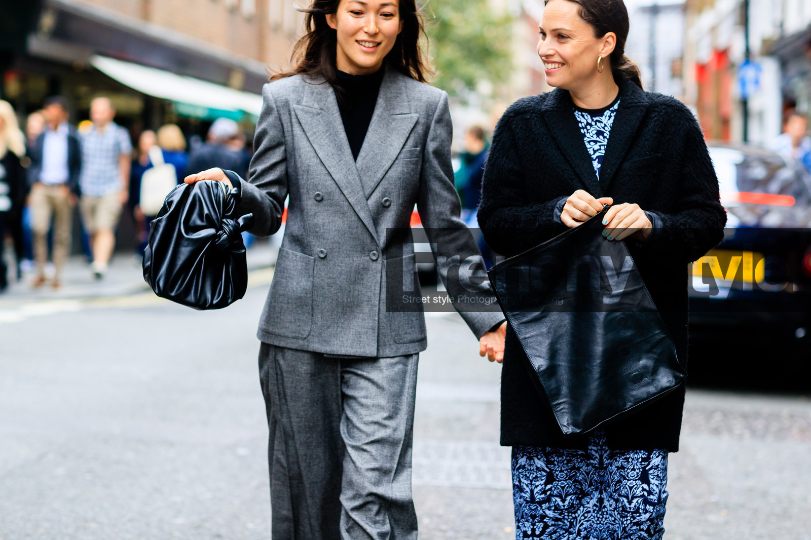 atmosphere details, black bag, black jacket, blazer, detail, fashion week, frenchystyle, FW, grey jacket, grey pants, grey suit, horizontal, jonathan paciullo, leather bag, LFW, LONDON, SPRING SUMMER 2017, SS 17, street style, trousers, woman