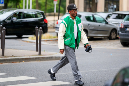 black cap, black leather derbies, black leather shoes, paraboot shoes, grey pants, green bombers, oversize bombers, white leather bombers, bicolor bombers, golden necklace, medal necklace, sheer sunglasses, fashion week, frenchystyle, FW, jonathan paciullo, street style, PFW, PARIS, SPRING SUMMER 2022, SS 22, horizontal, atmosphere details, full length
