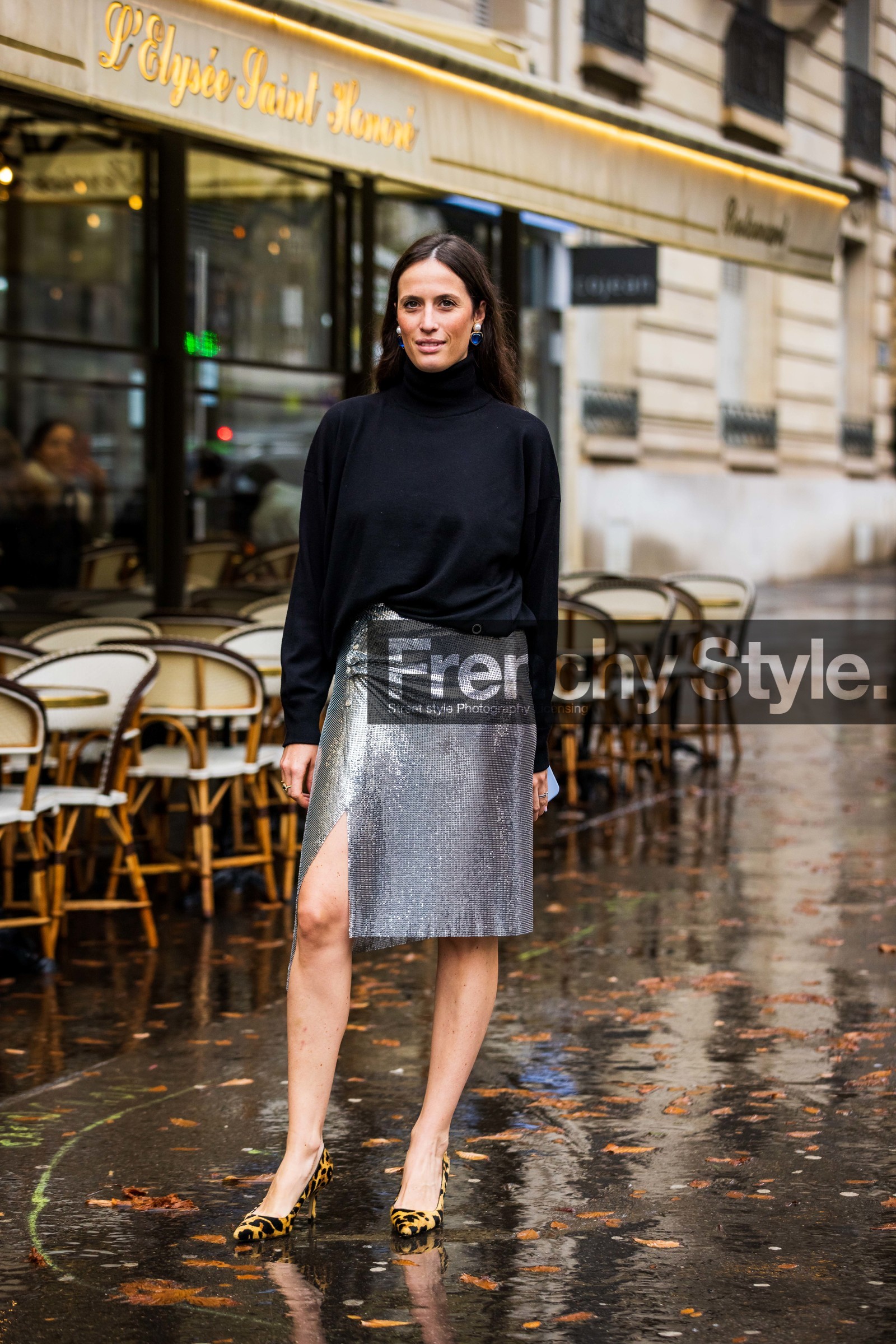 animal print, Astrid Boutrot, black heels, black turtleneck, earrings, heart earrings, heels, leopard shoes, paco rabanne skirt, silver skirt, skirt, split, turtleneck, yellow heels, fashion week, frenchystyle, FW, jonathan paciullo, street style, PFW, PARIS, SPRING SUMMER 2022, SS 22, vertical, full length