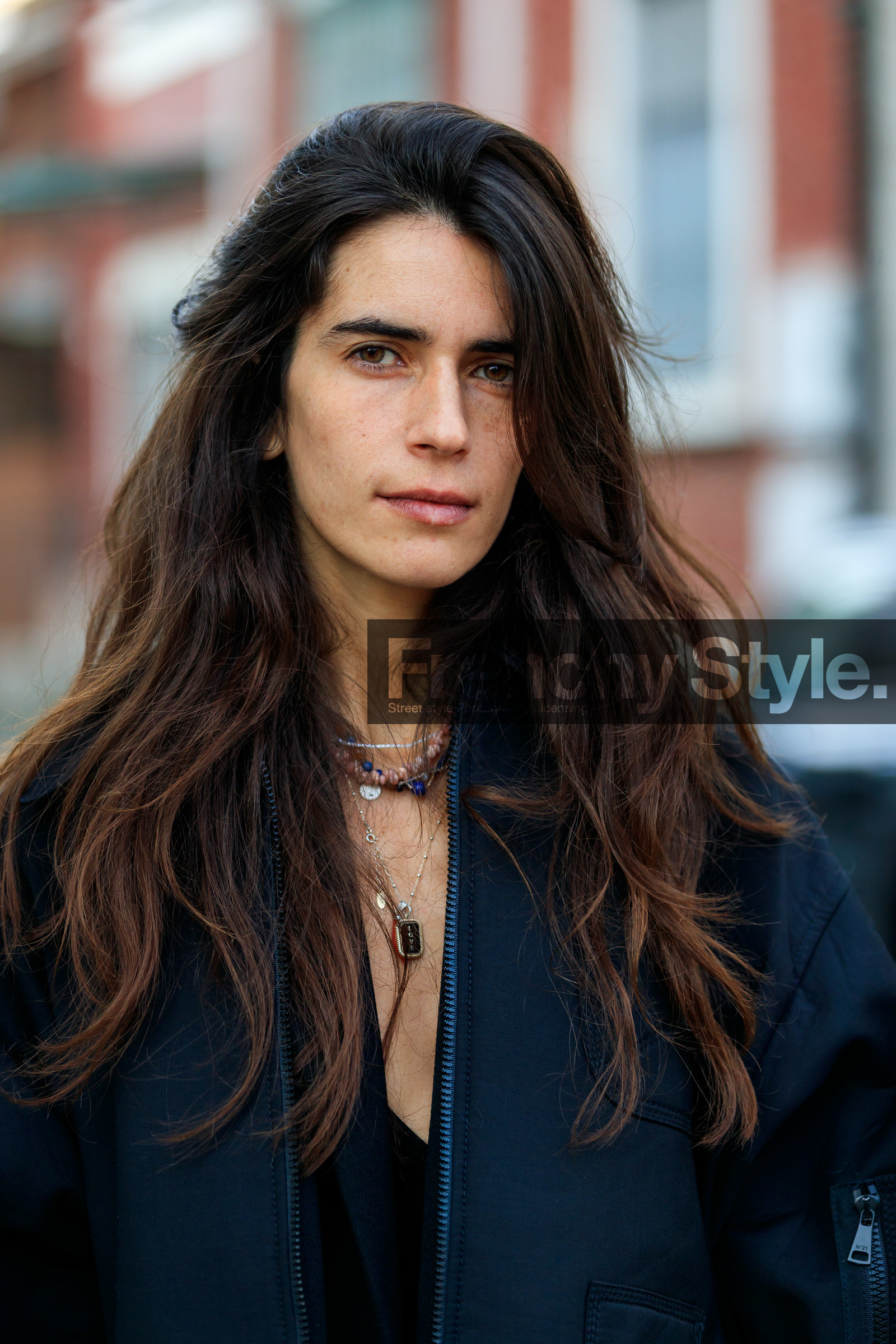 black jacket, chiara totire, n21, necklace, fashion week, frenchystyle, FW, jonathan paciullo, street style, MFW, MILAN, AUTUMN WINTER 2019-2020, AW 19-20, FALL WINTER 2019-2020, FW 19-20, vertical, atmosphere details, detail