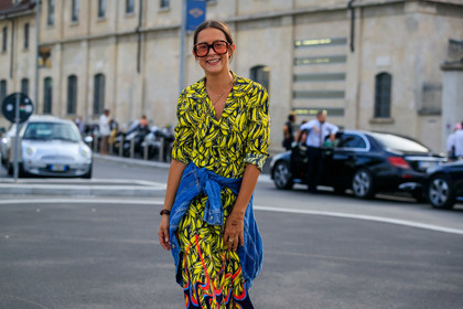 michela meni, prada dress, yellow dress, dress shirt, printed dress, long dress, long sleeves dress, denim jacket, denim, belted dress, square shape glasses, scale sunglasses, fashion week, frenchystyle, FW, jonathan paciullo, street style, MFW, MILAN, SPRING SUMMER 2020, SS 20
