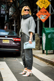 casual chic style, grey sweater, baggy black leather pants, white heeled sandals, light blue pouch, black sunglasses, dark grey scarf, silver watch, lisa aiken, fashion week, frenchystyle, FW, jonathan paciullo, street style, NYFW, NEW YORK, AUTUMN WINTER 2022-2023, FALL WINTER 2022_2023, FW 22-23, vertical, full length