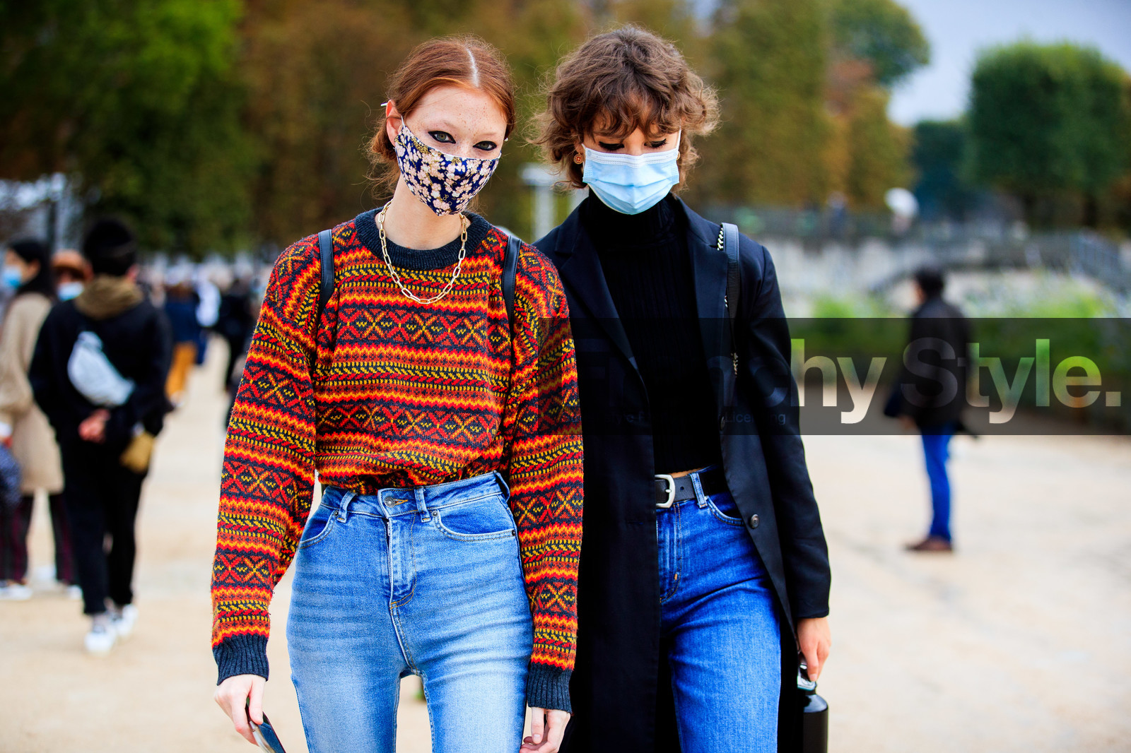 orange pullover, red pullover, yellow pullover, jacquard pullover, geometrical printed pullover, vintage look, vintage pullover, light blue jeans, denim, covid face mask, fashion week, frenchystyle, FW, jonathan paciullo, street style, PFW, PARIS, SPRING SUMMER 2021, SS 21, horizontal, atmosphere details, detail, model
