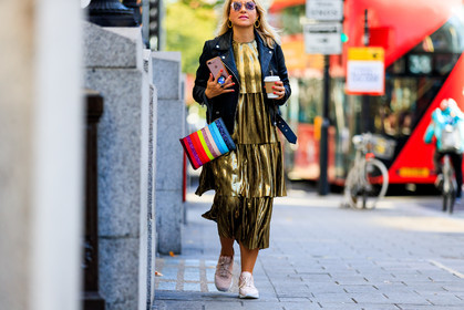 black jacket, black perfecto, golden dress, graphic bag, graphic dress, leather bag, leather jacket, leather perfecto, leather shoes, multicolor bag, nike, pink sneakers, printed bag, printed dress, striped bag, sunglasses, fashion week, frenchystyle, FW, jonathan paciullo, street style, LFW, LONDON, SPRING SUMMER 2019, SS 19, atmosphere details, horizontal, detail