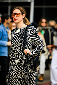 70s sunglasses, zebra printed dress, animal print dress, small black hangbag, red lops, fashion week, frenchystyle, FW, jonathan paciullo, street style, NYFW, NEW YORK, AUTUMN WINTER 2022-2023, FALL WINTER 2022_2023, FW 22-23, vertical, atmosphere details