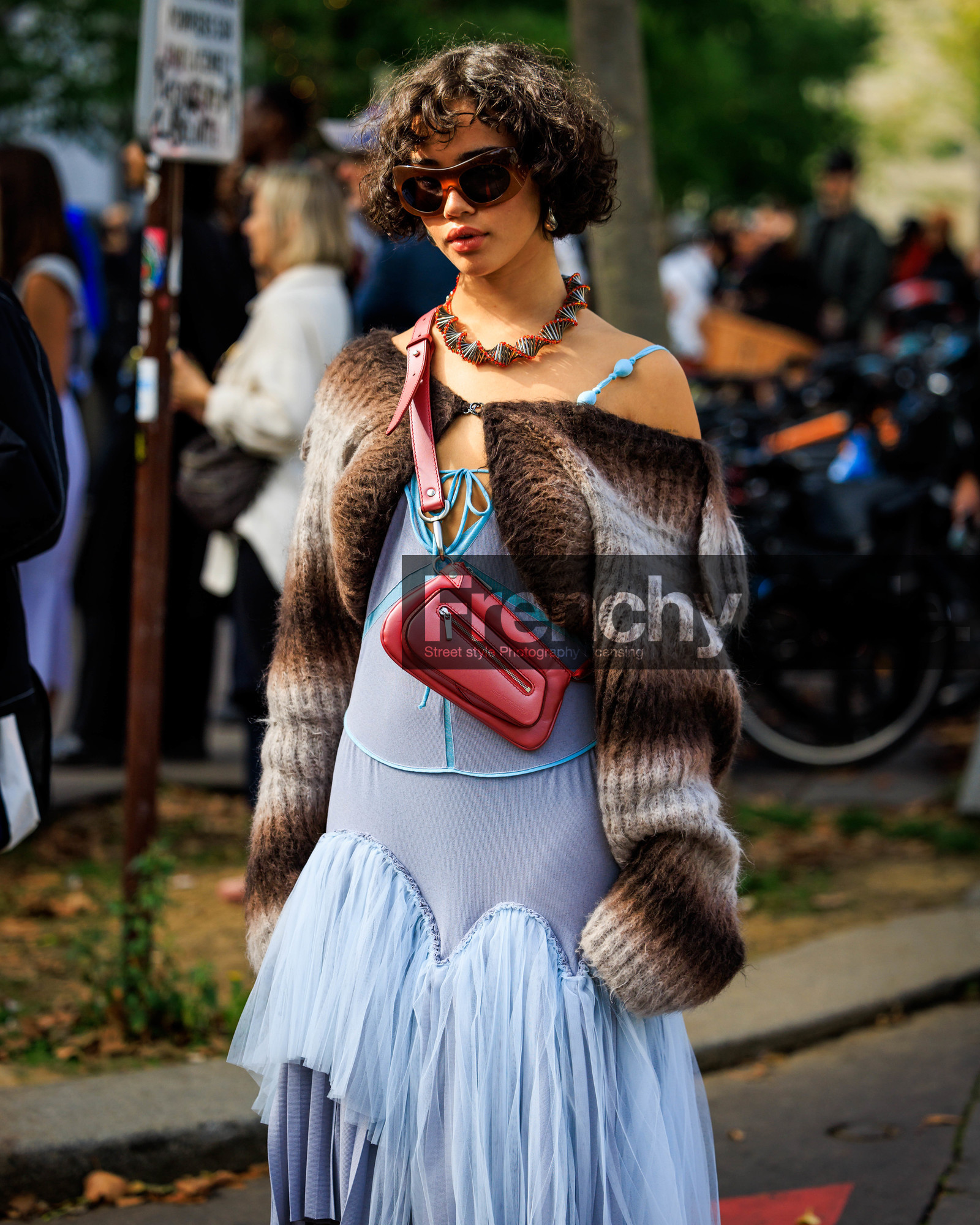 PARIS, PFW, fashion week, frenchystyle, FW, jonathan paciullo, street style, SPRING SUMMER 2024, SS 24, vertical, atmosphere details, detail