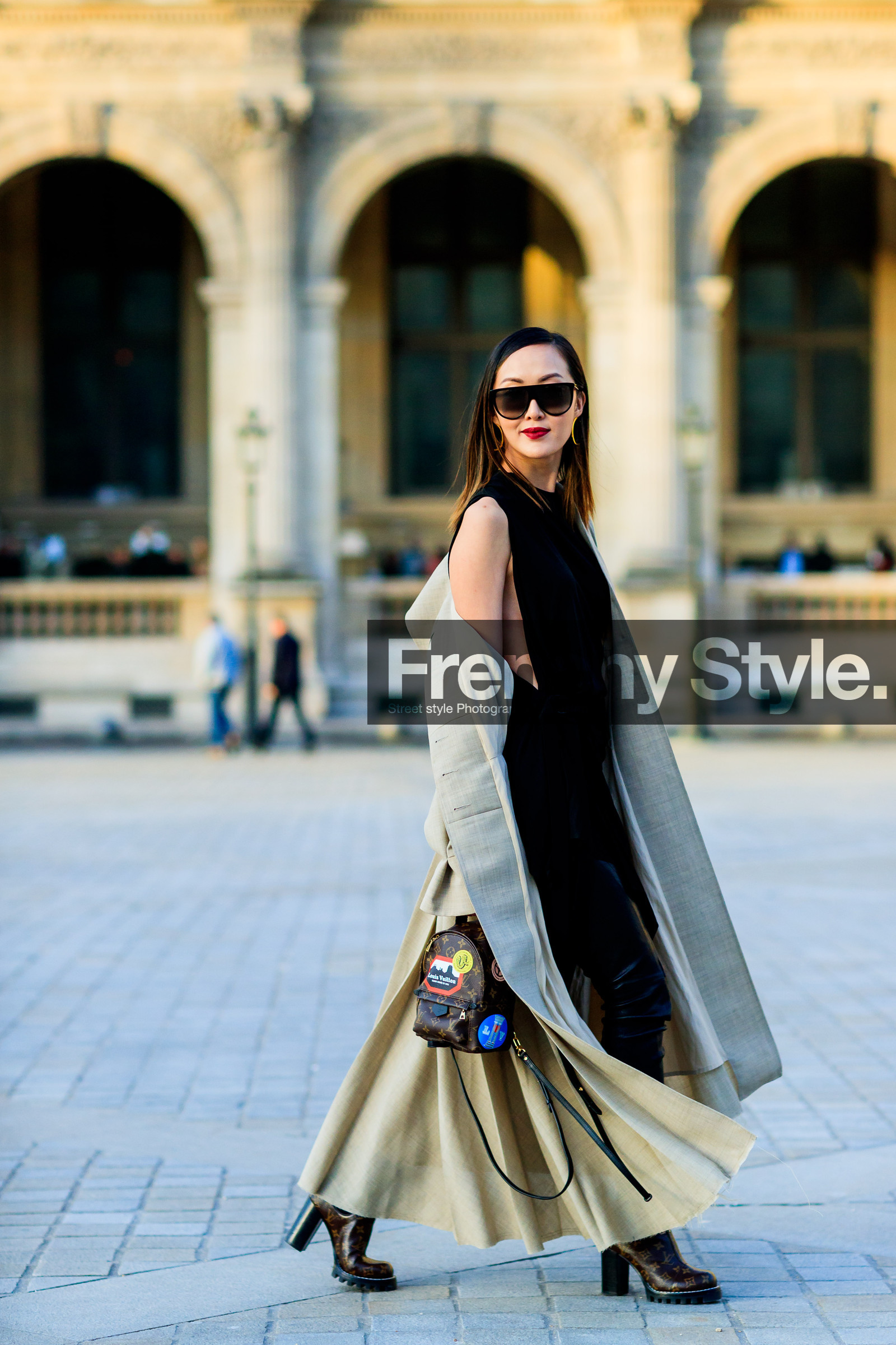AUTUMN WINTER 2017-2018, AW 17-18, beige coat, brown bag, brown boots, Chriselle Lim, FALL WINTER 2017-2018, fashion week, frenchystyle, full length, FW, FW 17-18, graphic bag, graphic shoes, high heels, jonathan paciullo, leather bag, leather shoes, louis vuitton, monogram, PARIS, PFW, printed bag, printed shoes, street style, sunglasses, vertical