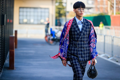 black bag, blazer, blue jacket, blue pants, blue suit, checked, graphic bag, graphic jacket, graphic pants, leather bag, necklace, plaid, printed bag, printed jacket, printed pants, studs, sunglasses, trousers, white shirt, fashion week, frenchystyle, FW, jonathan paciullo, street style, MFW, MILAN, AUTUMN WINTER 2019-2020, AW 19-20, FALL WINTER 2019-2020, FW 19-20, atmosphere details, detail, horizontal