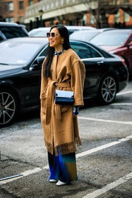 70s glasses, 70 sunglasses, 70S look, flared pants, flares coat, camel trench, classic trench, crossbody bag, white sunglasses, leather crossbody bag, big creole, golden earring, black crossbody, multicolor shirt, multicolor pants, Miki Cheung, street style, jonathan paciullo, FW, frenchystyle, fashion week, NYFW, NEW YORK, AUTUMN WINTER 2022-2023, FALL WINTER 2022_2023, FW 22-23, vertical, full length