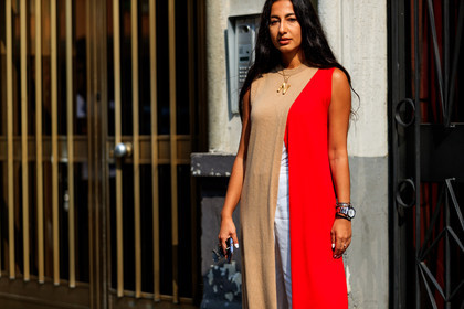 beige dress, graphic dress, nausheen shah, necklace, printed dress, red dress, watch, fashion week, frenchystyle, FW, jonathan paciullo, street style, MFW, MILAN, SPRING SUMMER 2019, SS 19, atmosphere details, horizontal, detail