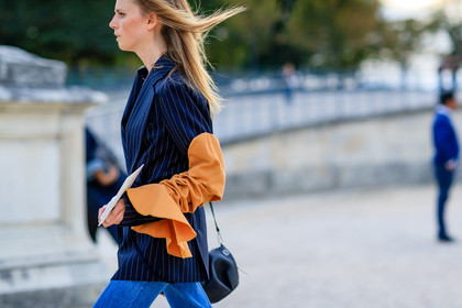 atmosphere details, black bag, black jacket, blazer, blue denim, detail, fashion week, frenchystyle, FW, horizontal, jeans, jonathan paciullo, leather bag, loewe, navy jacket, orange, PARIS, PFW, SPRING SUMMER 2017, SS 17, street style, striped jacket, trousers