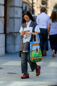 yellow sunglasses, futurist shape sunglasses, white shirt, short sleeves shirt, used shirt, dark grey jacket, sleeveless jacket, used jacket, long jacket, grey jeans, loose jeans, cropped jeans, used jeans, red sneakers, nike shoes, air max sneakers, shopping bag, fashion week, frenchystyle, FW, jonathan paciullo, street style, vertical, full length
