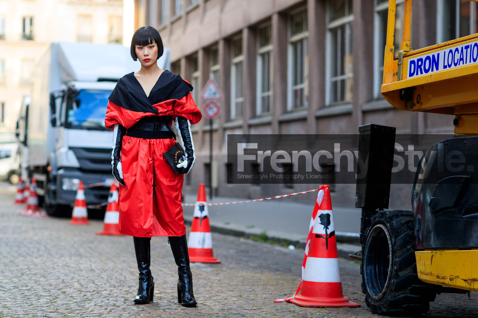 atmosphere details, black, black bag, black belt, black boots, fashion week, frenchystyle, full length, FW, graphic bag, graphic dress, high boots, high heels, horizontal, jonathan paciullo, leather bag, leather gloves, leather shoes, mademoiselle yulia, MENSWEAR, PARIS, PFW, printed bag, printed dress, red, red dress, SPRING SUMMER 2018, SS 18, street style, white