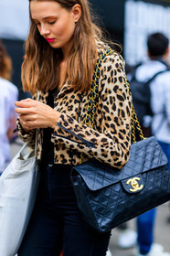 animal print, black bag, brown jacket, chanel handbag, graphic jacket, leather bag, leopard, printed jacket, trousers, fashion week, frenchystyle, FW, jonathan paciullo, street style, LFW, LONDON, SPRING SUMMER 2019, SS 19, vertical, detail, atmosphere details