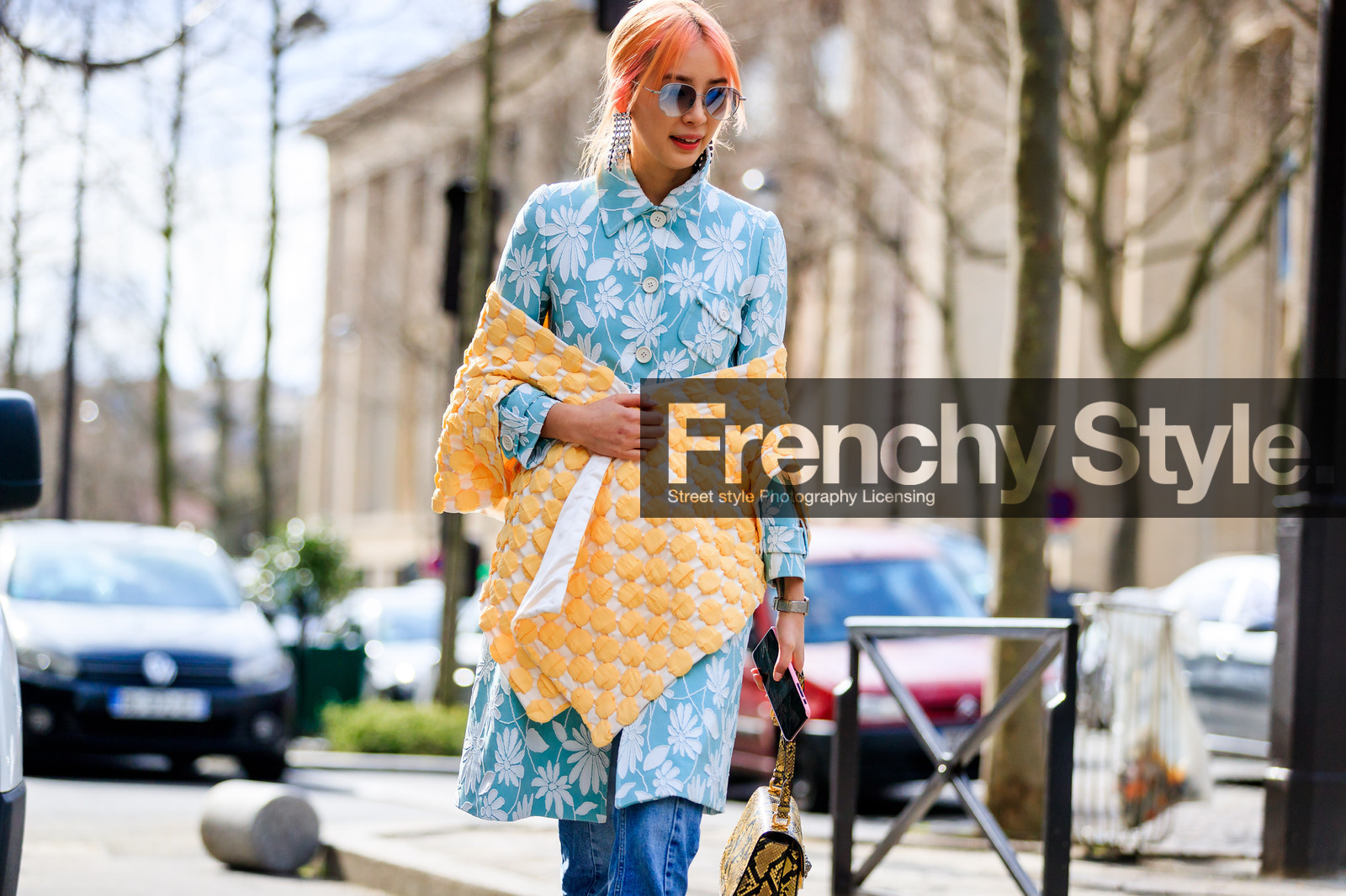 animal print, atmosphere details, AUTUMN WINTER 2017-2018, AW 17-18, blue coat, blue denim, denim pants, detail, dyed hair, earrings, FALL WINTER 2017-2018, fashion week, frenchystyle, FW, FW 17-18, graphic coat, horizontal, irene kim, jeans, jonathan paciullo, leather bag, PARIS, PFW, pink hair, polka dot, printed coat, snake print, street style, sunglasses, trousers, yellow bag, yellow scarf