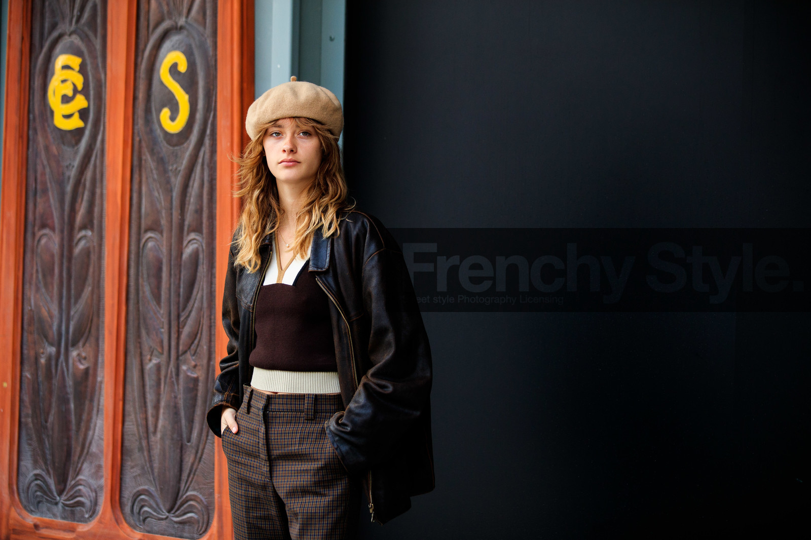 camille jansen, louis vuitton pants, louis vuitton pullover, brown leather bombers, brown leather jacket, brown pullover, camel pullover, camel pants, burgundy pullover, checked pants, flare pants, beige beret, beige hat, vintage jacket, PARIS, PFW, fashion week, frenchystyle, FW, jonathan paciullo, street style, SPRING SUMMER 2021, SS 21, horizontal, atmosphere details, detail