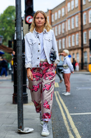 holli rogers, holly rodgers, silk pants, pink pants, printed pants, animal print pants, white denim jeacket, white t-shirt, printed clutch, blue clutch, converse shoes, white sneakers, fashion week, frenchystyle, FW, jonathan paciullo, street style, vertical, full length