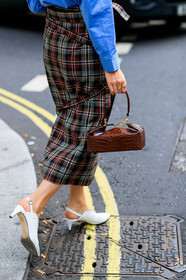 blue shirt, brown bag, checked, graphic skirt, grey skirt, high heels, leather bag, leather shoes, plaid, printed skirt, rejina pyo, tartan, white shoes, fashion week, frenchystyle, FW, jonathan paciullo, street style, LFW, LONDON, SPRING SUMMER 2019, SS 19, vertical, detail, atmosphere details