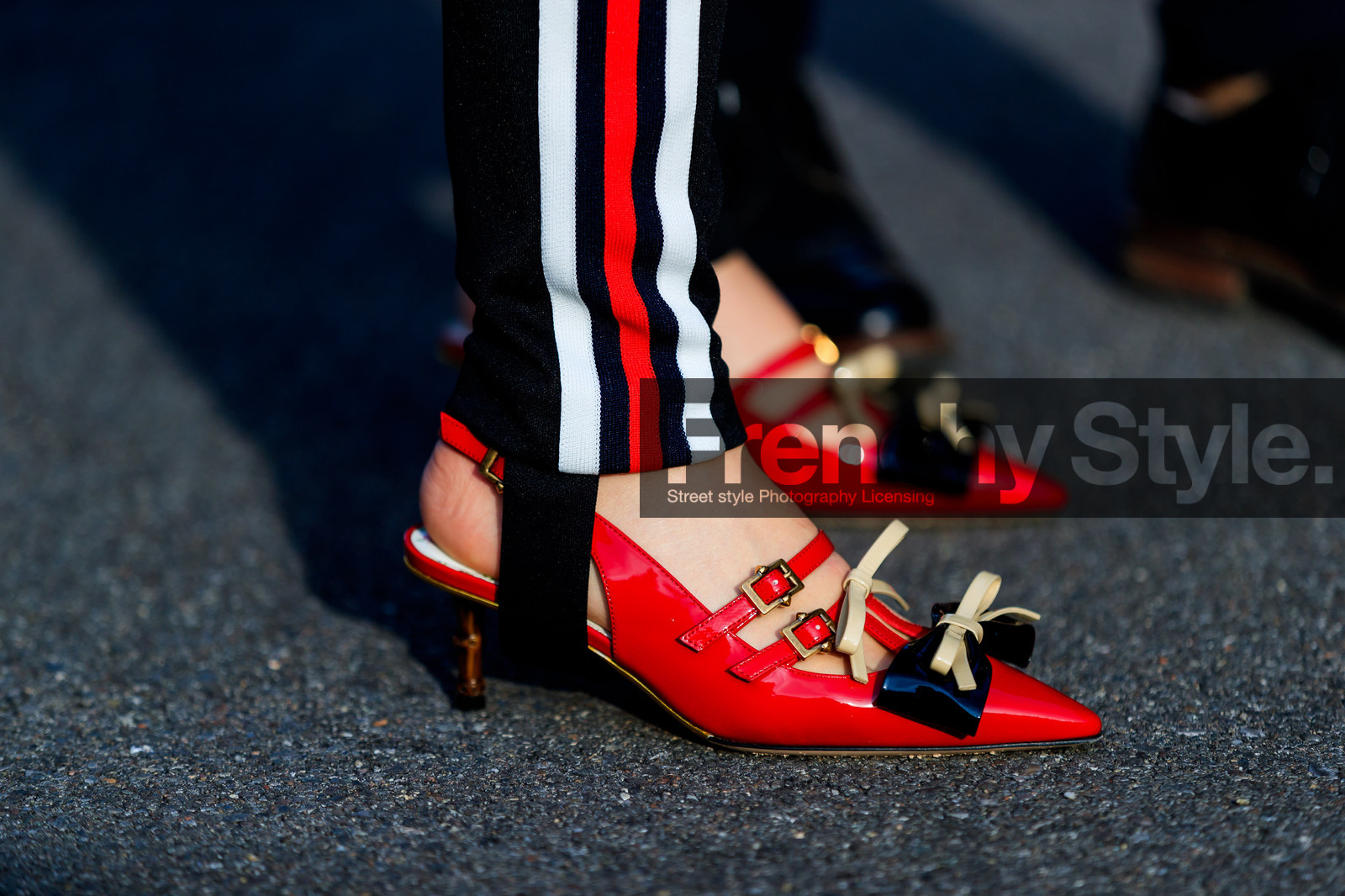 black pants, graphic pants, gucci, high heels, leather shoes, printed pants, red shoes, stripes, trousers, varnished leather shoes, fashion week, frenchystyle, FW, jonathan paciullo, street style, MFW, MILAN, AUTUMN WINTER 2018-2019, FALL WINTER 2018-2019, FW 18-19, horizontal, atmosphere details, yuwei zhangzou