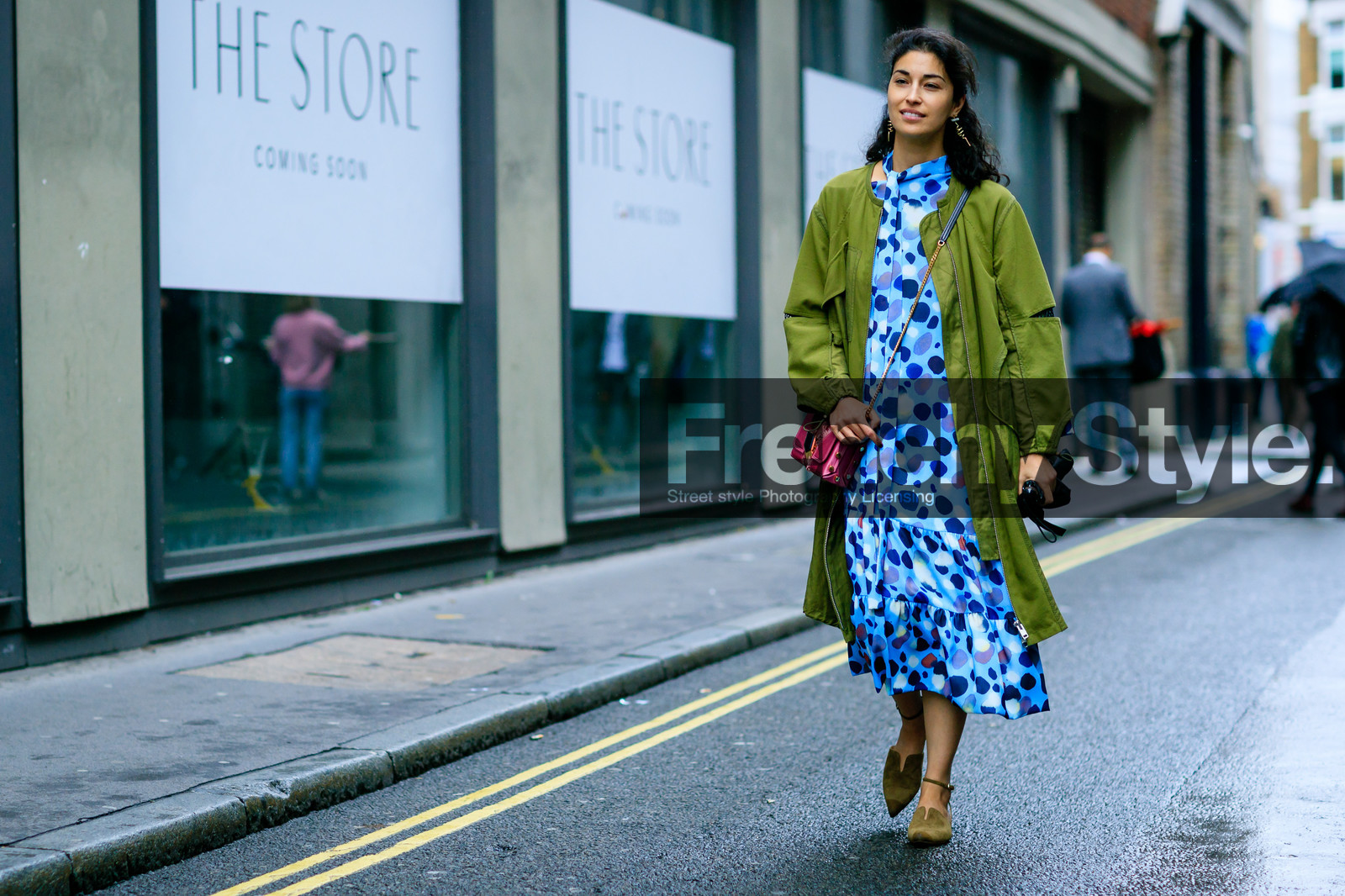 atmosphere details, blue dress, caroline issa, fashion week, frenchystyle, full length, FW, green jacket, green shoes, horizontal, jonathan paciullo, leather bag, LFW, LONDON, pink bag, polka dot, printed dress, SPRING SUMMER 2017, SS 17, street style, suede shoes, woman