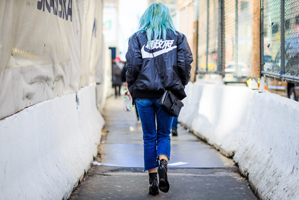 atmosphere details, AUTUMN WINTER 2016-2017, AW 16-17, back detail, black bag, black boots, black jacket, blue denim, bomber jacket, denim pants, dyed hair, FALL WINTER 2016-2017, fashion week, frenchystyle, full length, FW, FW 16-17, high heels, horizontal, jeans, jonathan paciullo, leather bag, leather boots, NEW YORK, nike, NYFW, street style, trousers, varnished leather shoes, woman