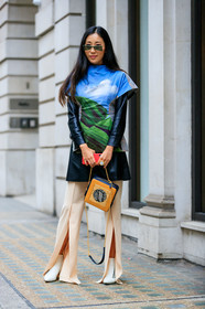 beige pants, camel bag, graphic bag, graphic dress, leather bag, leather shoes, leather top, mulberry, multicolor dress, printed bag, printed dress, sunglasses, trousers, white boots, street style, jonathan paciullo, FW, frenchystyle, fashion week, LFW, LONDON, AUTUMN WINTER 2019-2020, AW 19-20, FW 19-20, FALL WINTER 2019-2020, vertical, full length