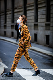 leopard printed jacket, leopard printed look, leopard printed pants, fur jacket, fur pants, fur suits, black t-shirt, leopard printed suits, letter printed t-shirt, camel leather bag, bucket bag, loewe bag, shoulder bag, golden necklace, doc marteens shoes, black leather derbies, laced shoes, covid face mask, lulu tenney, street style, jonathan paciullo, FW, frenchystyle, fashion week, MFW, MILAN, SPRING SUMMER 2021, SS 21, vertical, full length, model