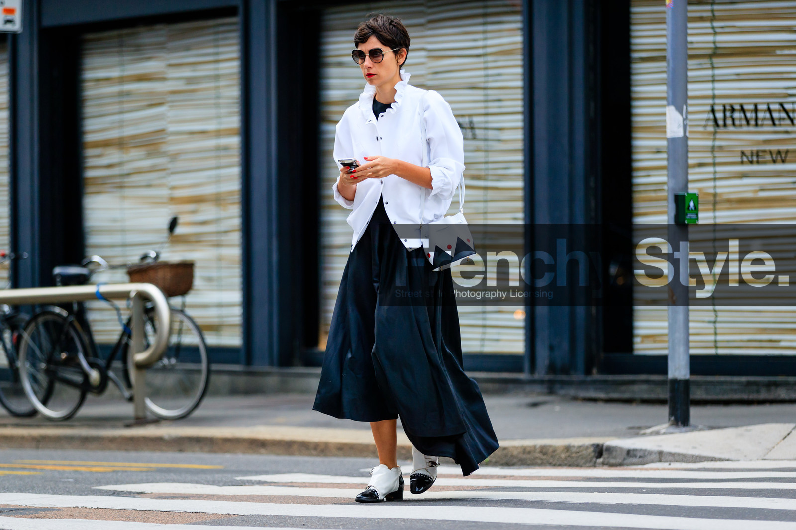 atmosphere details, black and white bag, black and white loafers, black and white shoes, black skirt, eva geraldine fontanelli, fashion week, frenchystyle, full length, FW, horizontal, jonathan paciullo, leather bag, leather shoes, MFW, MILAN, SPRING SUMMER 2017, SS 17, street style, sunglasses, white jacket, white shirt