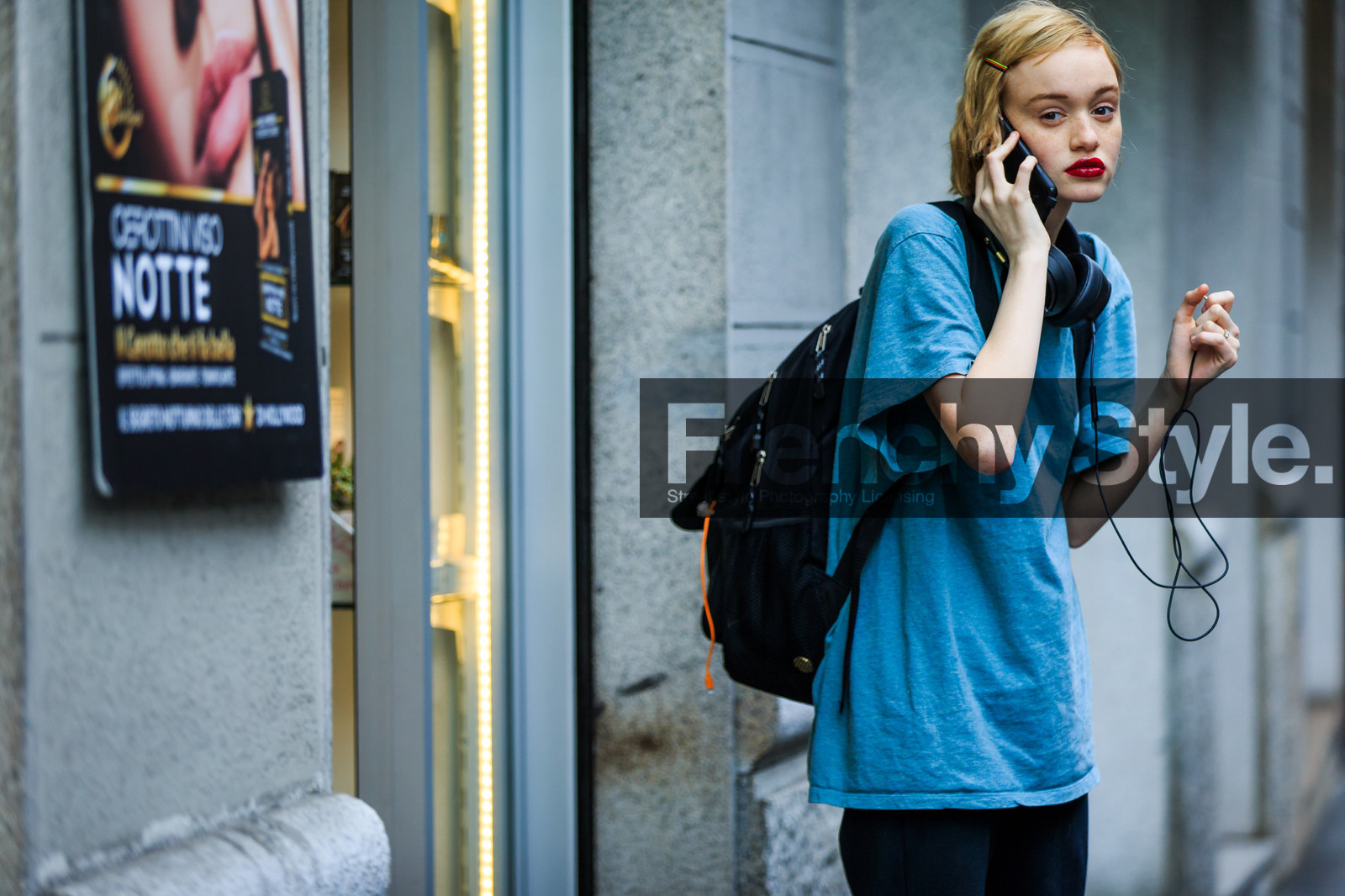 atmosphere details, AUTUMN WINTER 2016-2017, AW 16-17, backpack, black bag, blue t shirt, detail, FALL WINTER 2016-2017, fashion week, frenchystyle, FW, FW 16-17, headphones, horizontal, iphone, jonathan paciullo, LFW, LONDON, MENSWEAR, model, natural, oversize, red lips, Rhiannon McConnell, short hair, skincare, street style