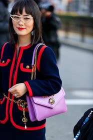 blazer, golden belt, graphic jacket, gucci, leather bag, navy jacket, pearls, pink bag, printed jacket, red lips, rings, sunglasses, fashion week, frenchystyle, FW, jonathan paciullo, street style, MFW, MILAN, AUTUMN WINTER 2019-2020, AW 19-20, FALL WINTER 2019-2020, FW 19-20, vertical, atmosphere details, detail