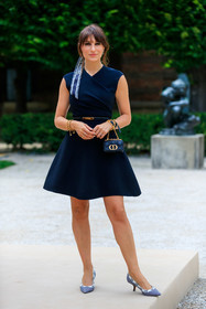 dior total look, dior bag, dior belt, dior dress, dior earrings, dior ring, dior scarf, dior shoes, black dress, navy blue dress, sleeveless dress, mini dress, belted dress, checked scarf, houndstooth printed scarf, hair scarf, black scarf, white scarf, bicolor scarf, hair details, golden bracelet, golden belt, big chain bracelet, golden ring, mini bag, quilted bag, golden chain strap bag, lady dior bag, bracelet bag, pearl earrings, initials earrings, pump, sharp end shoes, houndstooth printed shoes, black shoes, black pumps, white shoes, white pumps, kitten heels shoes, kitten heels pump, drape dress, carlotta rubaltelli, fashion week, frenchystyle, FW, jonathan paciullo, street style, PFW, PARIS, AUTUMN WINTER 2021-2022, FALL WINTER 2021-2022, FW 21-22, vertical, full length