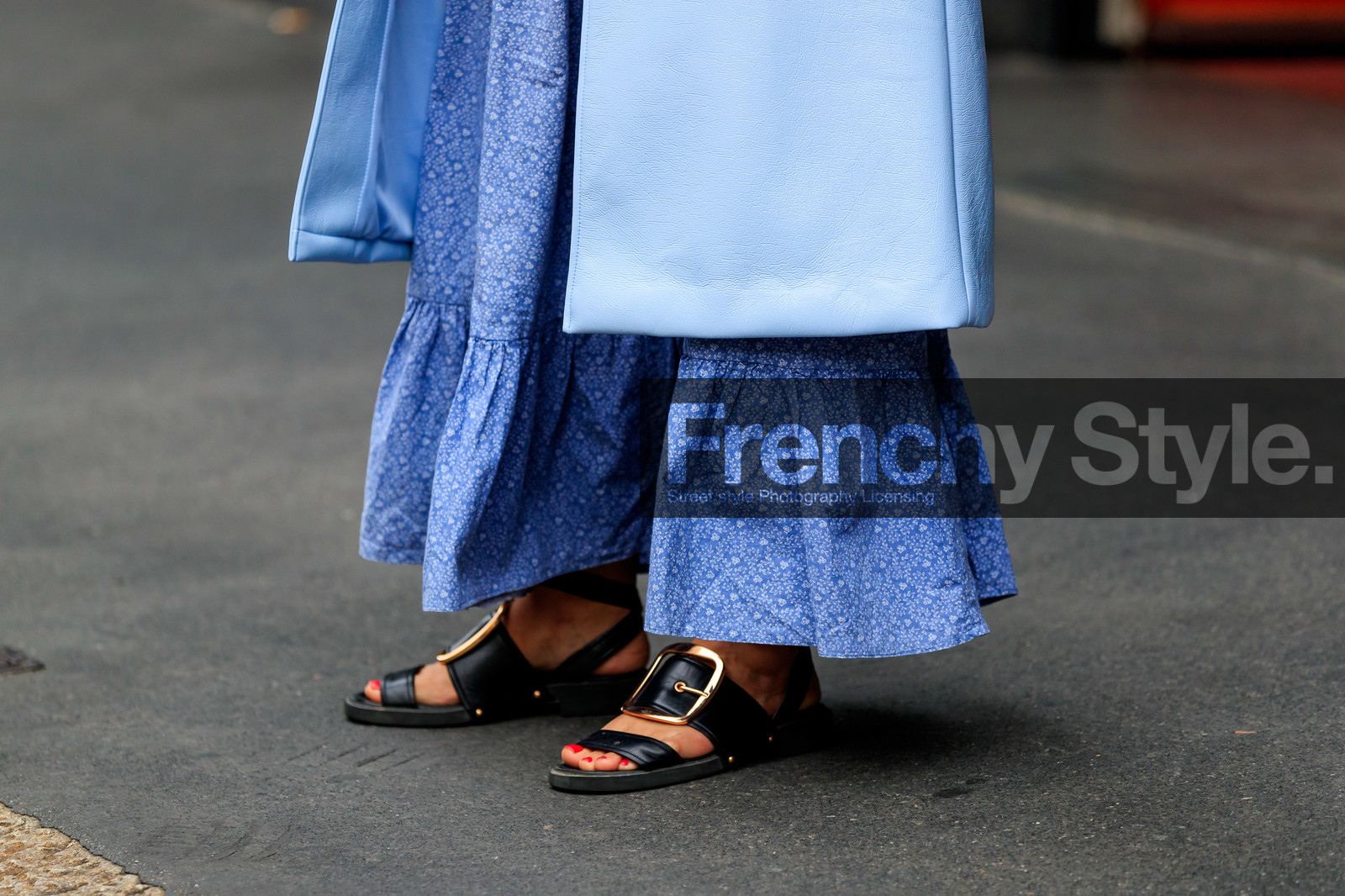 tiany kiriloff, blue total look, blue dress, light blue coat, prada sandals, black leather sandals, buckle sandals, golden buckle shoes, multi straps sandals, flat sandals, close up detail, legs detail, leather coat, long coat, long dress, fashion week, frenchystyle, FW, jonathan paciullo, street style, MFW, MILAN, SPRING SUMMER 2020, SS 20