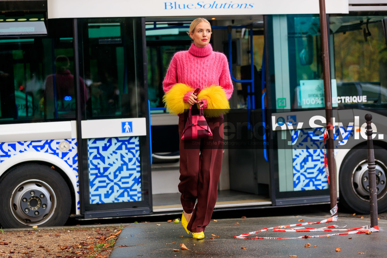 leonie hanne, balenciaga sunglasses, futurist shape sunglasses, purple sunglasses, mirror sunglasses, pink pullover, turtleneck pullover, pink leather bag, hand bag, feather details pullover, feather details, yellow pullover, burgundy pants, tailored pants, yellow leather shoes, sharp end shoes, knot details shoes, flat shoes, PARIS, PFW, SPRING SUMMER 2020, SS 20, fashion week, frenchystyle, FW, jonathan paciullo, street style, horizontal, atmosphere details, full length