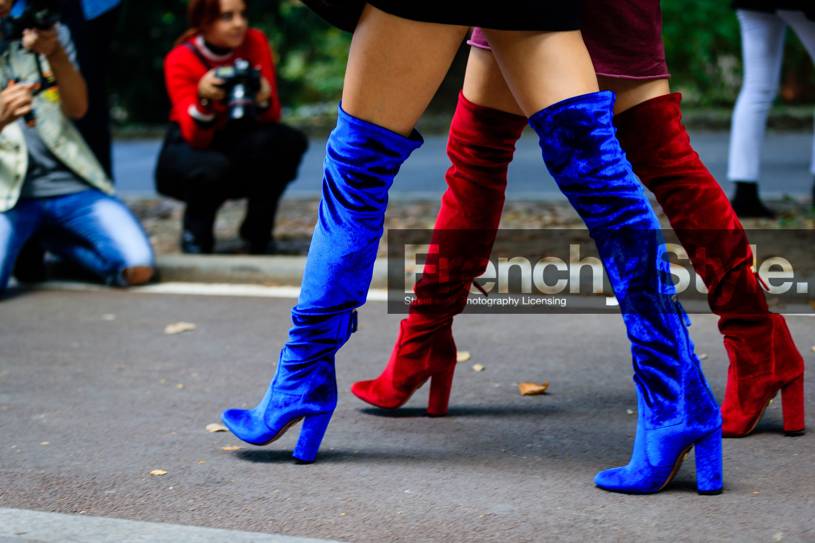 atmosphere details, blue boots, caroline vreeland, detail, fashion week, frenchystyle, FW, high boots, high heels, horizontal, jonathan paciullo, justin o'shea, MFW, MILAN, red boots, SPRING SUMMER 2017, SS 17, street style, velvet