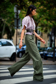 jade nguyen, kaki pants, loose pants, striped blouse, short sleeve blouse, belted blouse, hair details, make up, make up details, embroidered blouse, floral embroidered blouse, camel blouse, white blouse, brown leather belt, big belt, golden buckle belt, chloe blouse, chloe look, chloe pants, chloe belt, fashion week, frenchystyle, FW, jonathan paciullo, street style, PFW, PARIS, SPRING SUMMER 2021, SS 21, vertical, full length, model